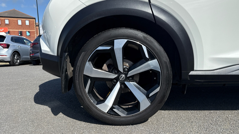 Nissan Juke 1.6 Hybrid Tekna 5dr Auto Hybrid Hatchback